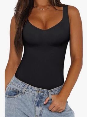 ReoRia Black Scoop Neck Bodysuit